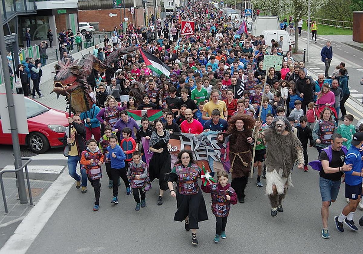 Milaka goierritar, Korrikarekin bat