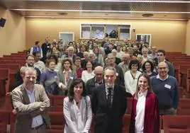 Reunión de antiguos alumnos de la Universidad de Navarra, en el salón de actos de Tecnun.