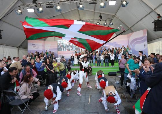 Celebración del Aberri Eguna del pasado año en la Plaza Nueva de Bilbao.