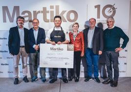 Alex Beitia, director académico del Basque Culinary Center; Hilario Arbelaitz, el ganador, Andrés Tung; Agus Damboriena y su hijo Joseba Martikorena, propietarios de Martiko, y José Mari Arbelaitz.