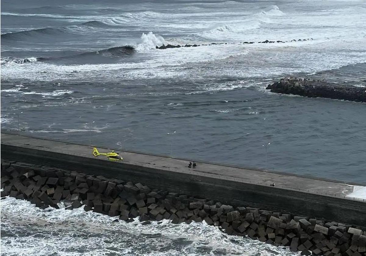 Fallecen un hombre y una mujer arrastrados por el oleaje en Asturias