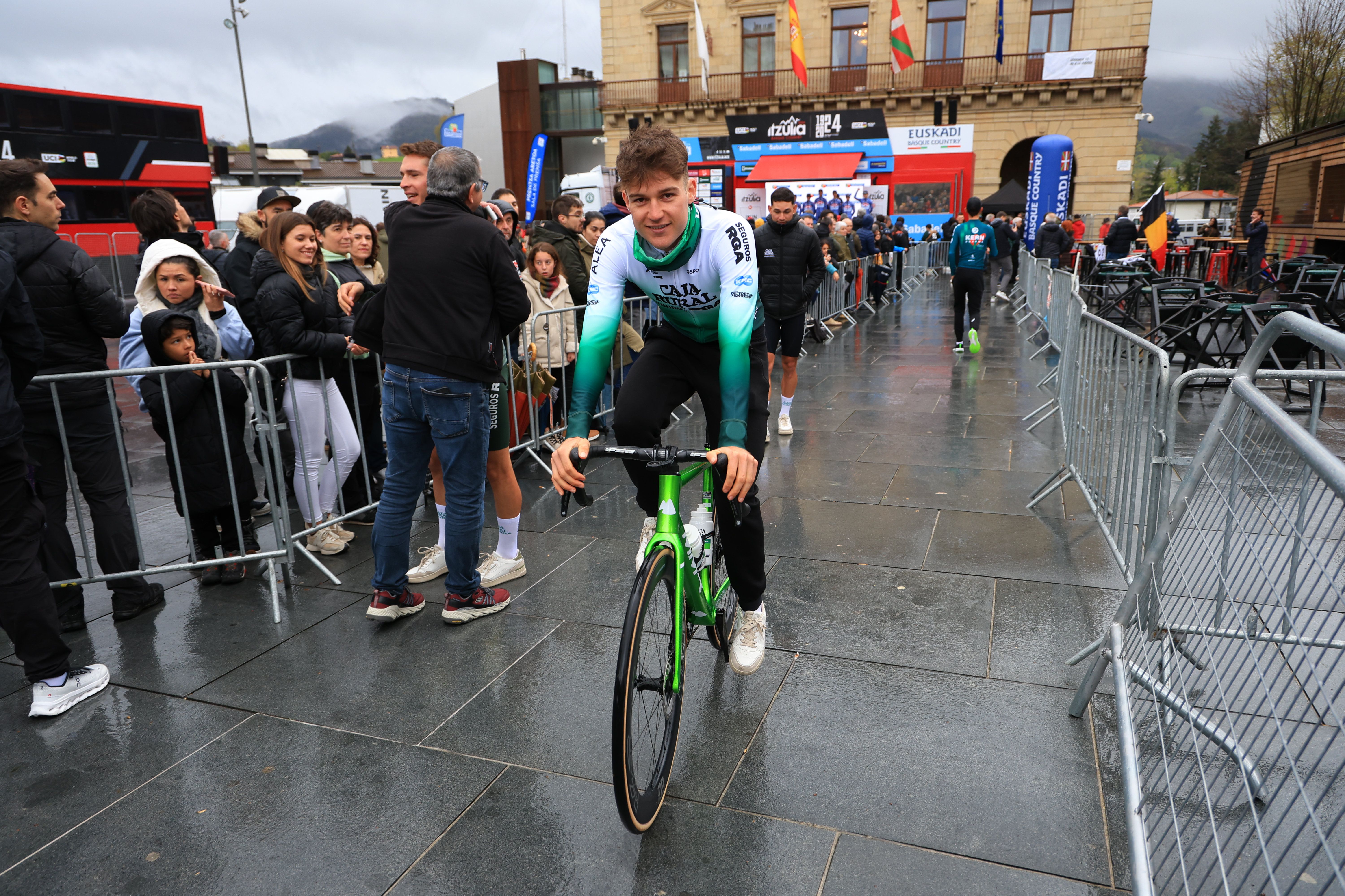 Presentación y reconocimiento de la primera etapa de la Itzulia en Irun