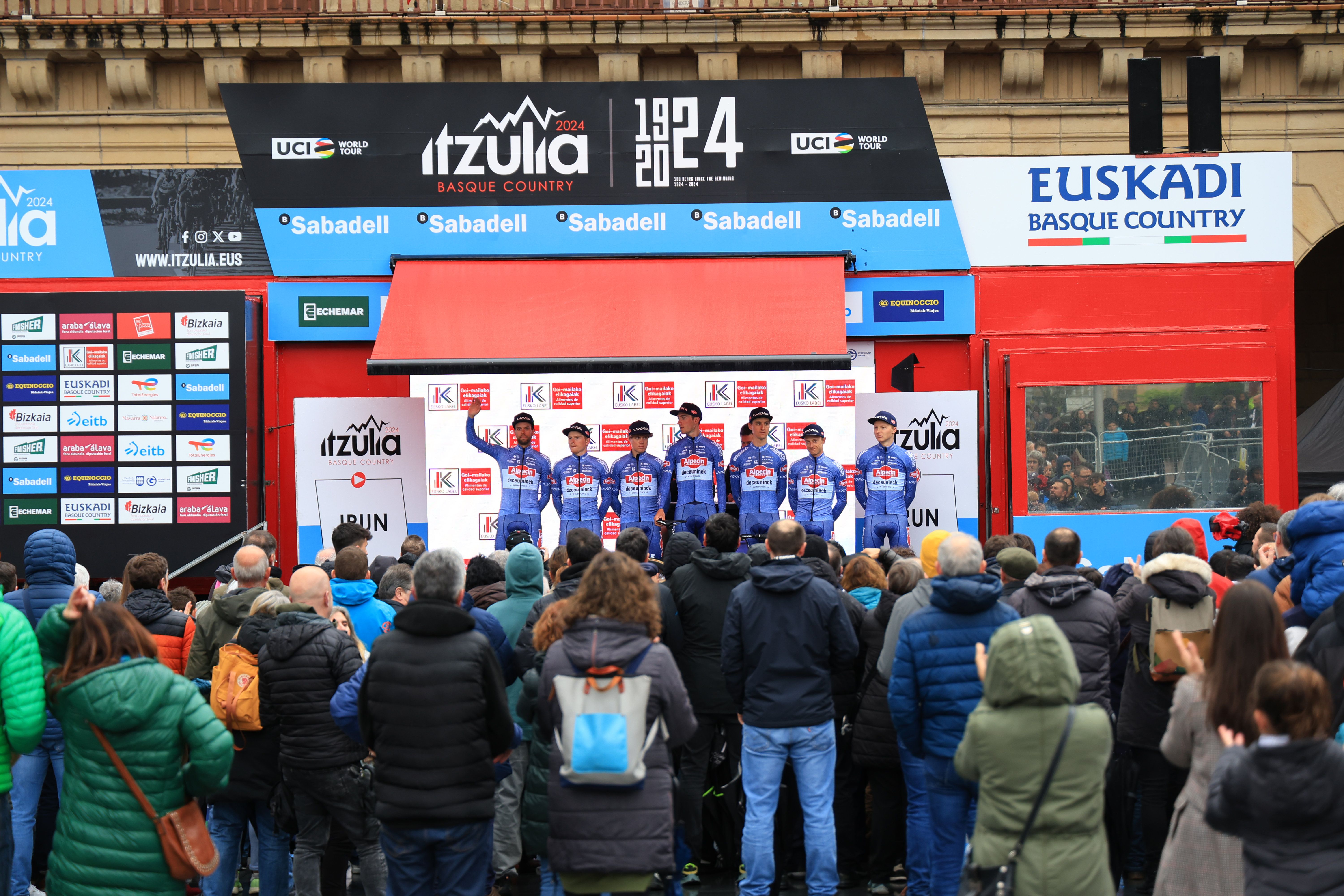 Presentación y reconocimiento de la primera etapa de la Itzulia en Irun