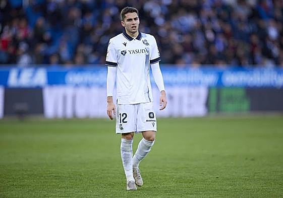 Zakharyan, sobre el césped de Mendizorrotza.