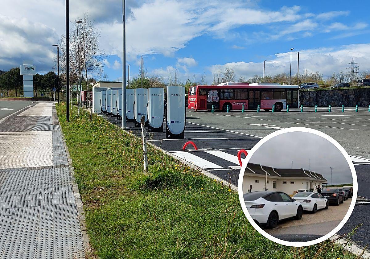 Estación de supercargadores de Tesla recién estrenada en Hernani, junto a la cola de este fin de semana en Cuenca.