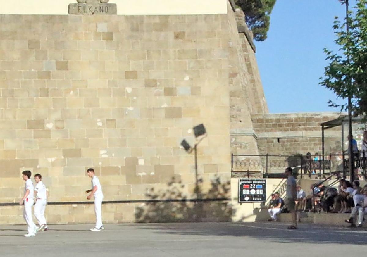 Herriko frontoia girotuko du beste behin Salbatore txapelketak.