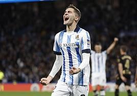 Arsen Zakharyan celebra su gol ante el Cádiz, el primero con la elástica txuri-urdin.