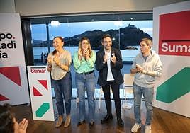 Alba García, con camisa verde, en el acto de arranque.