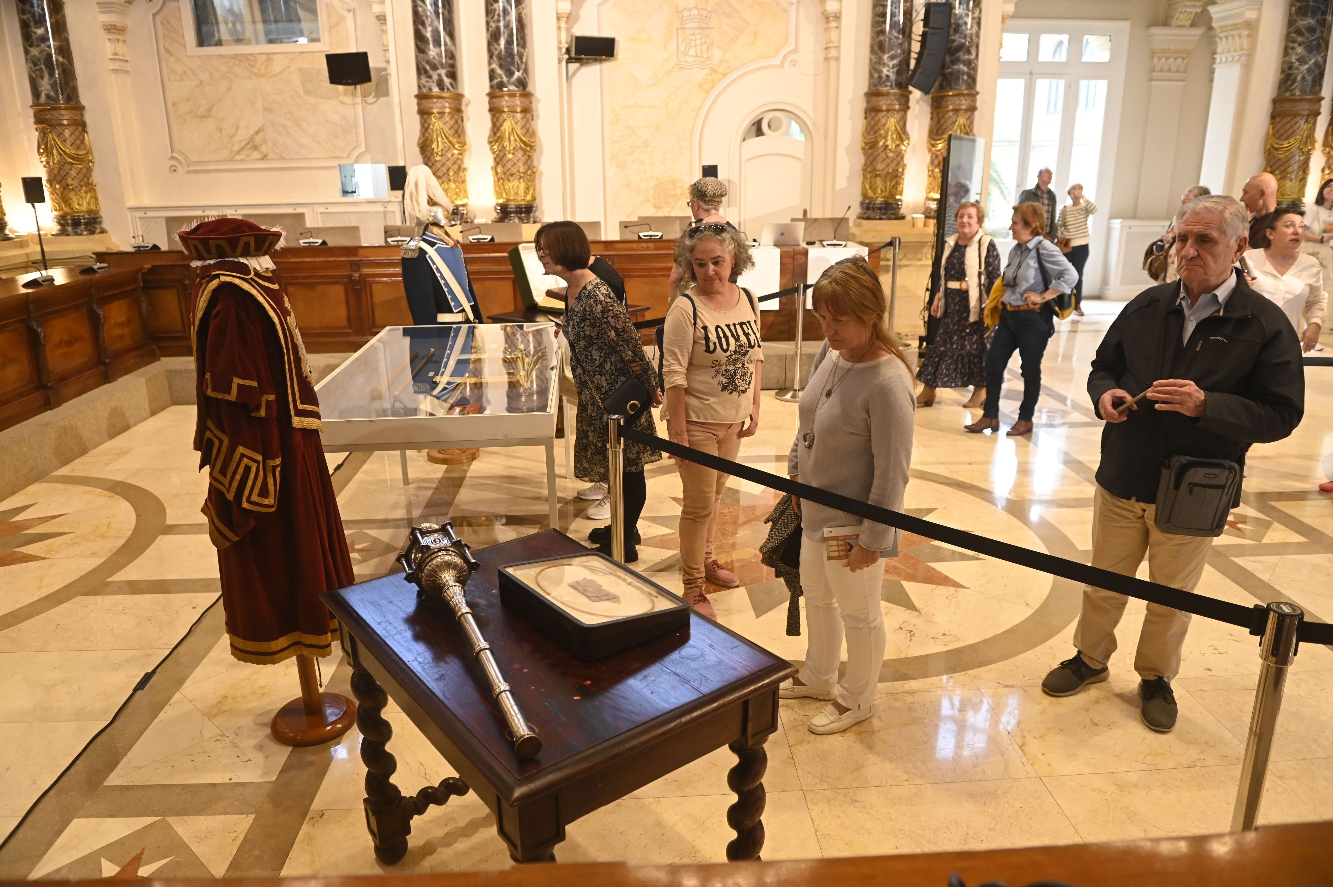 Las visitas guiadas por el Ayuntamiento, en imágenes