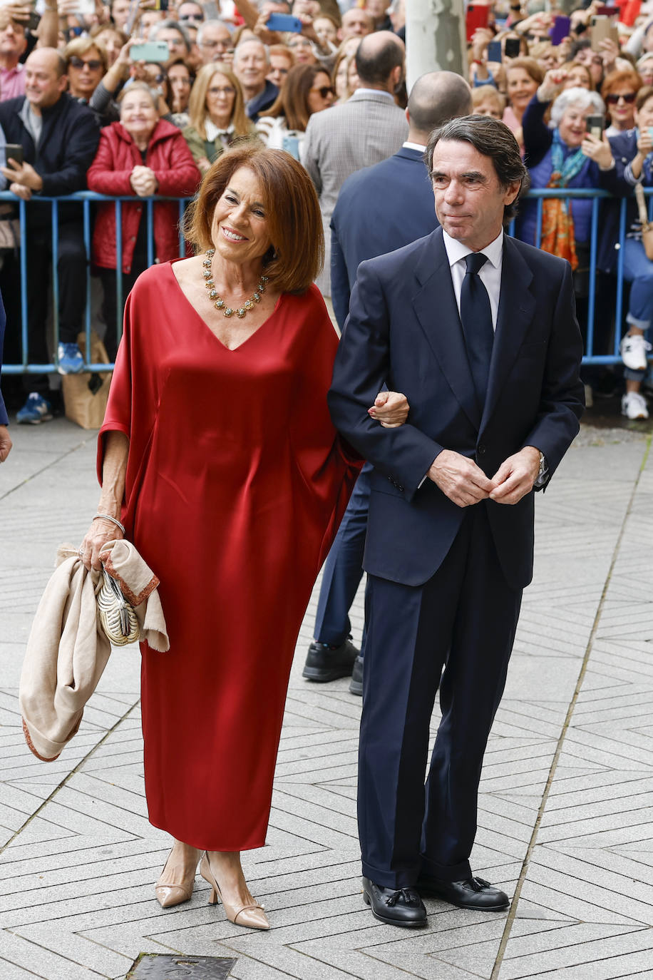 Del Rey emérito a Feijóo: La llegada de los invitados a la boda de José Luis Almeida