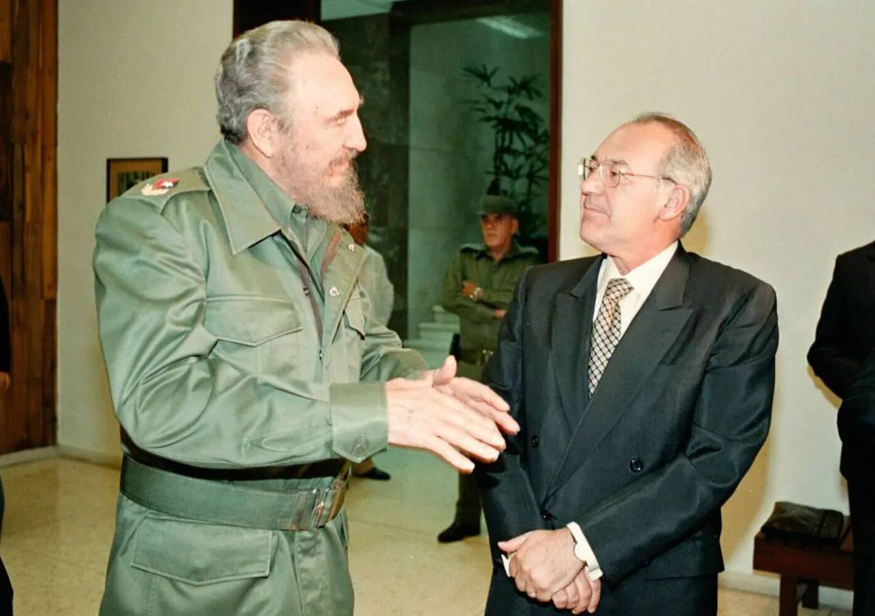 Recibido por Fidel Castro durante un viaje oficial del lehendakari.