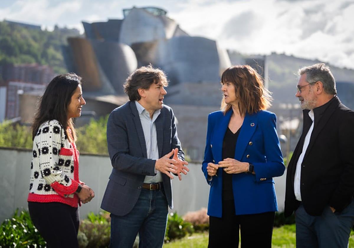 Sara Buesa, Eneko Andueza, Idoia Mendia y Alfonso Gurpegi, este martes en Bilbao.