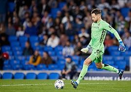 Remiro no pierde de vista su récord de porterías a cero