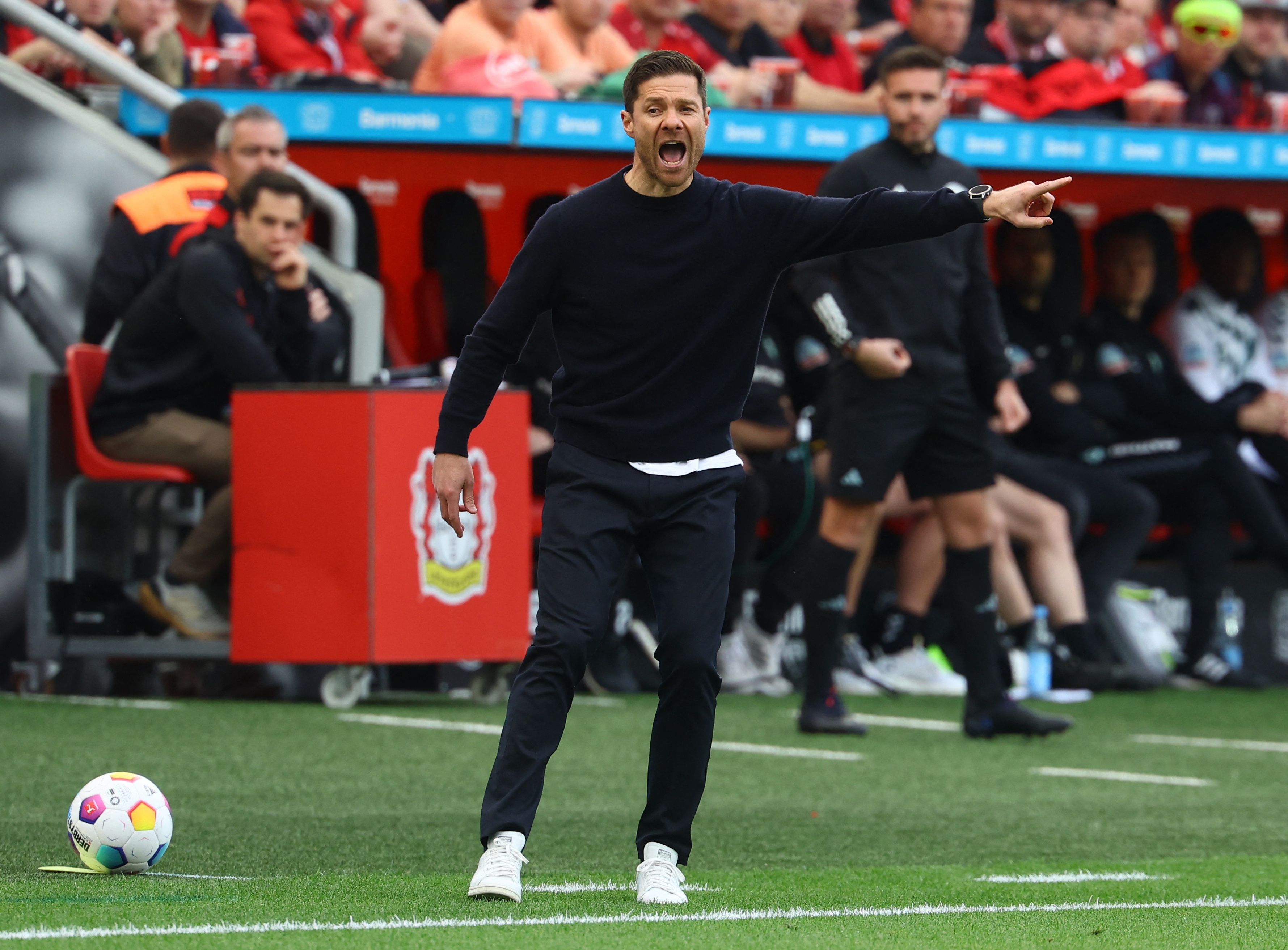 Las imágenes del histórico triunfo de Xabi Alonso con el Bayer Leverkusen