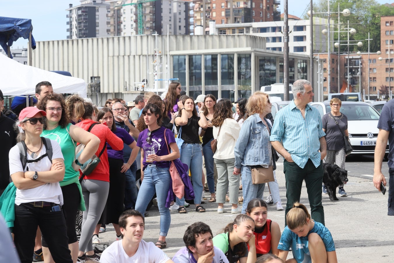 Inmejorable ambiente arraunlari en Pasai San Pedro