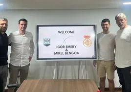 Igor Emery y Mikel Bengoa, en el centro, fueron invitados a El Cairo por el Zed FC.