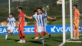 Ekain Azkune celebra uno de los goles marcados esta temporada con el Sanse.