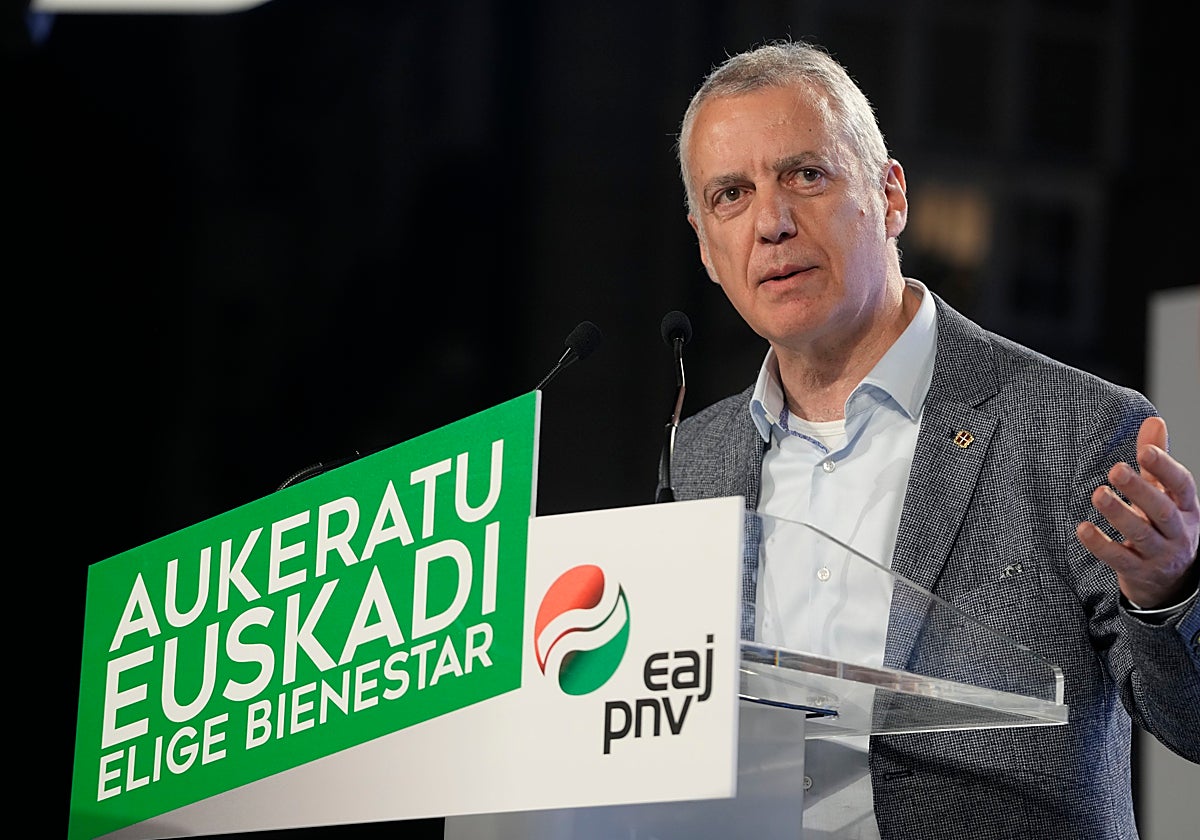 Urkullu a Otxandiano: «ETA fue terrorismo, no hay más que decir»