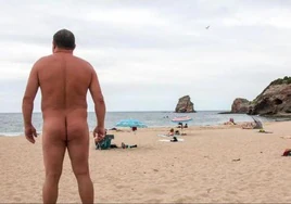Playa conocida como Las Dos Gemelas donde se suele practicar el nudismo.