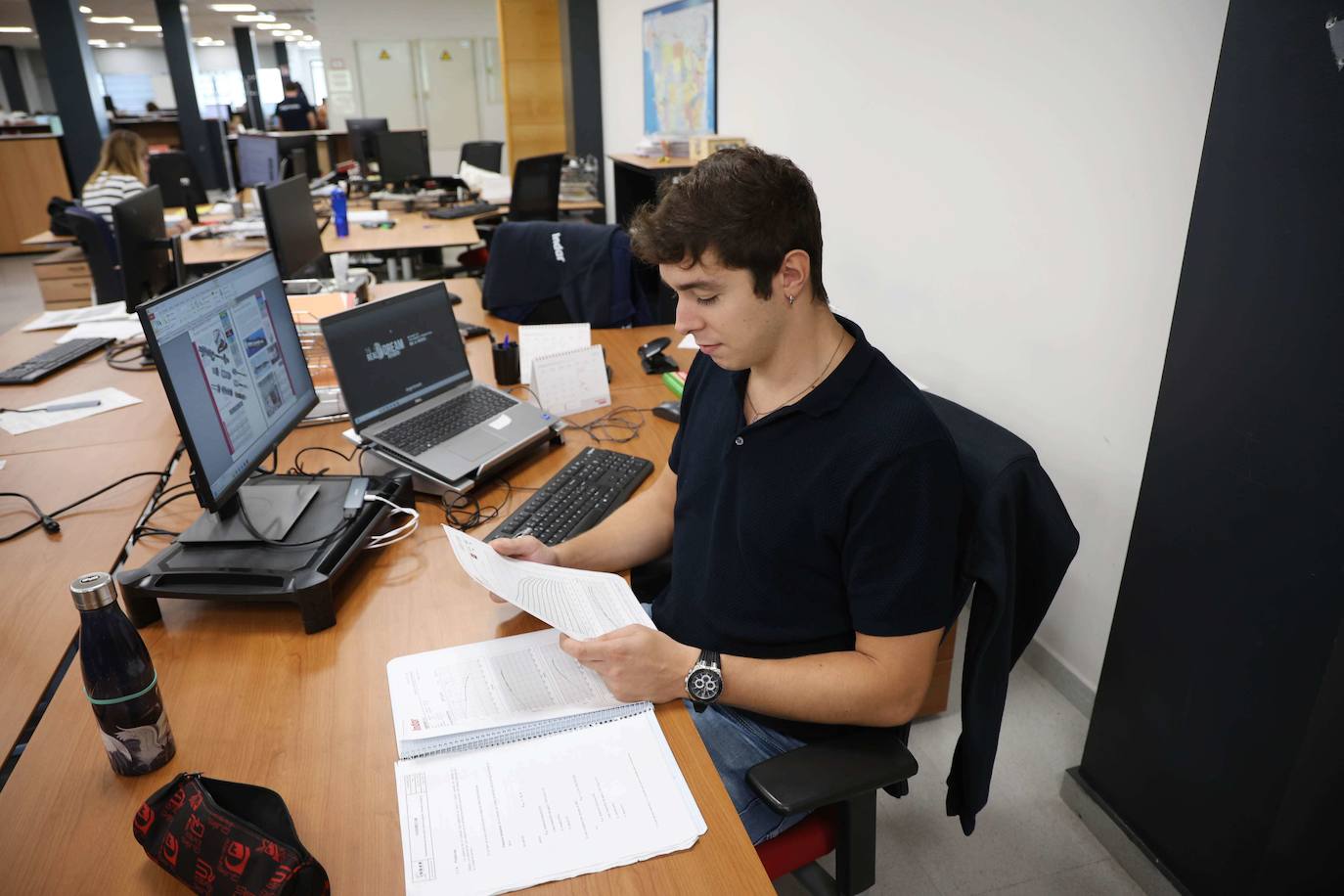 Los ingenieros son uno de los perfiles más demandados por las empresas de Gipuzkoa.