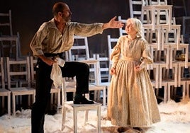 Joseba Apaolaza eta Aitziber Garmendia, eszenatokian.