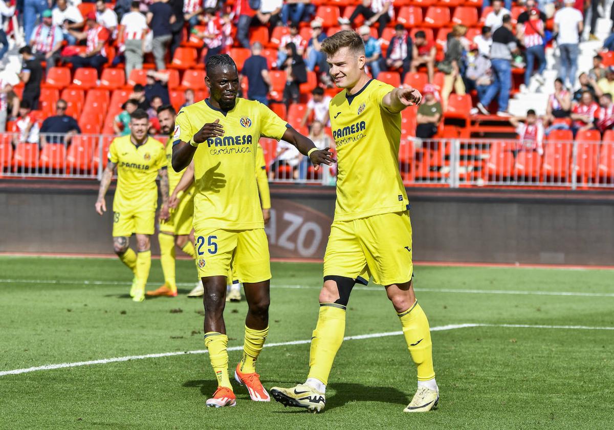 Alex Sorloth celebra el tanto logrado este domingo en Almería.