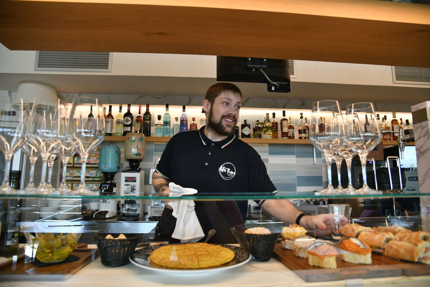 Euskadi resiste la ola de la recesión europea y mantiene al alza la actividad y el empleo