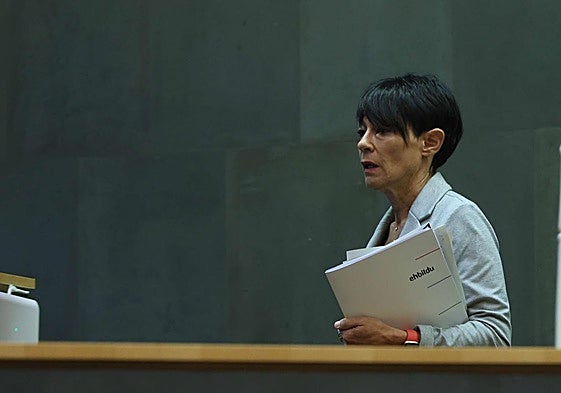 Maddalen Iriarte en las Juntas Generales de Gipuzkoa.