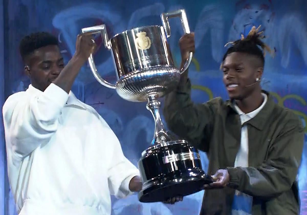 Iñaki y Nico Williams, jugadores del Athletic, acudieron a La Resistencia de David Broncano.