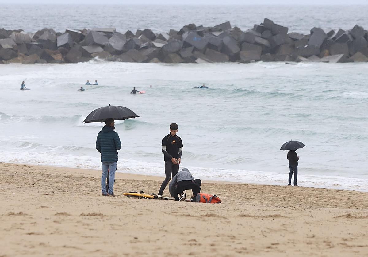 Paraguas en la playa.
