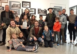 Varias generaciones de vecinos de Oiartzun han podido disfrutar ya de la exposición habilitada en Landetxe Kultur Aretoa.