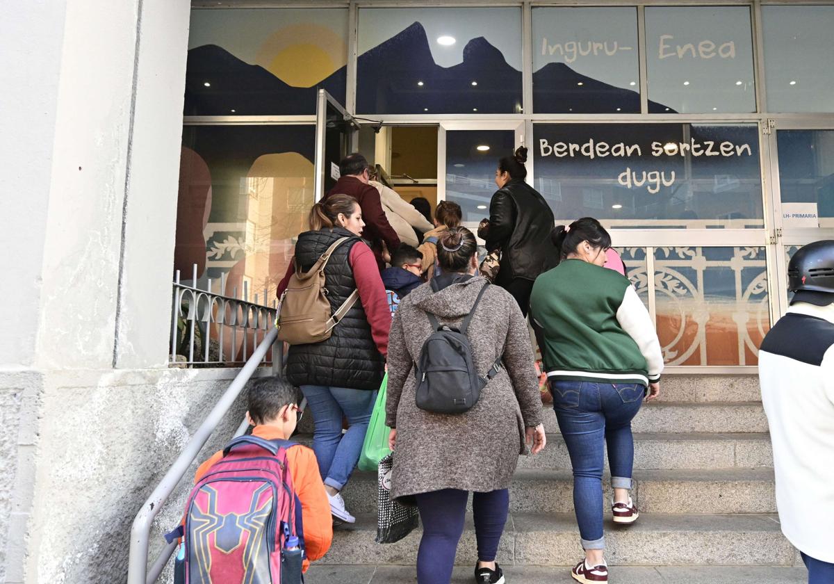 Imagen de archivo de un colegio donostiarra sin relación con la información.