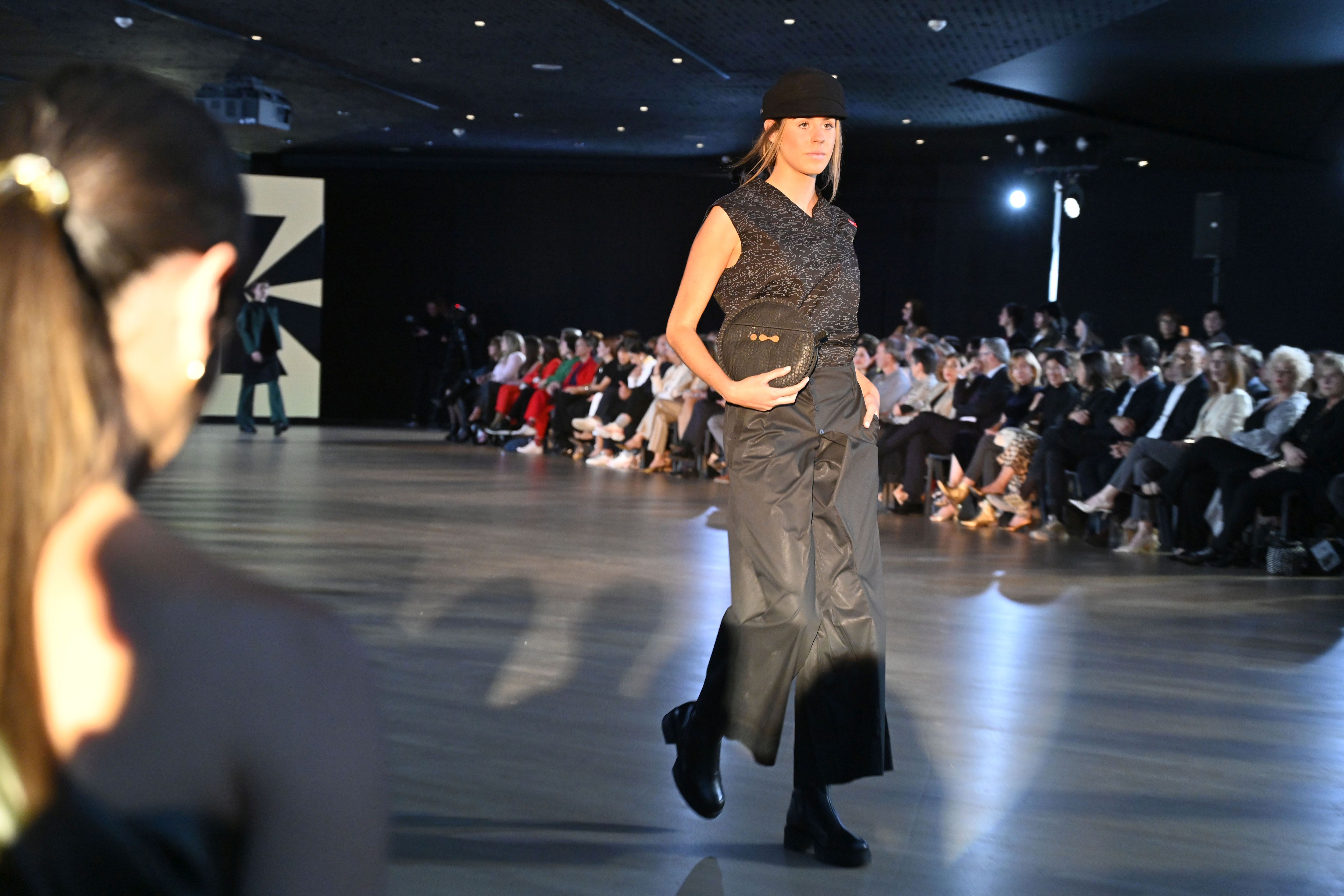 El desfile de SKFK en Getaria