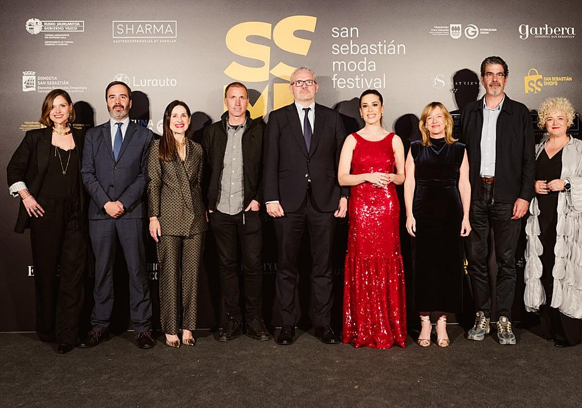 Ane Oyarbide, Javier Hurtado, Bakartxo Tejeria, Haritz Alberdi, Iñigo Barrenechea, Laura Chamorro, Eider Mendoza, Eneko Goia, Maite Peña y Nuria Vegas.