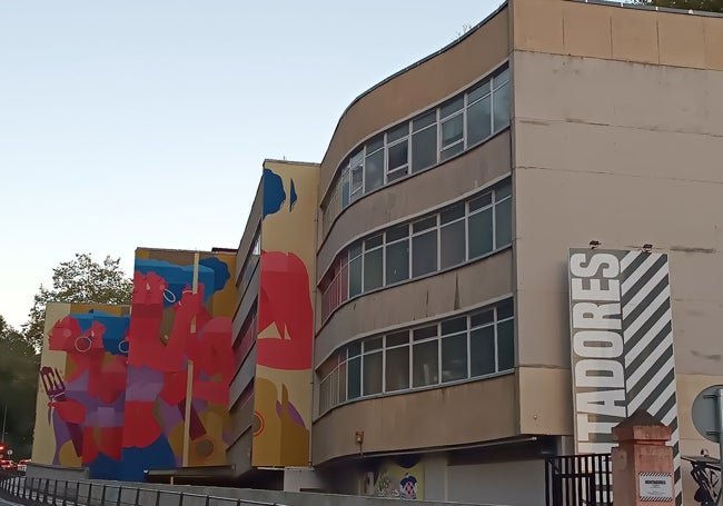 Adsis Donostia tiene su sede en el edificio Kontadores de la avenida Pasajes San Pedro, 13 donostiarra.