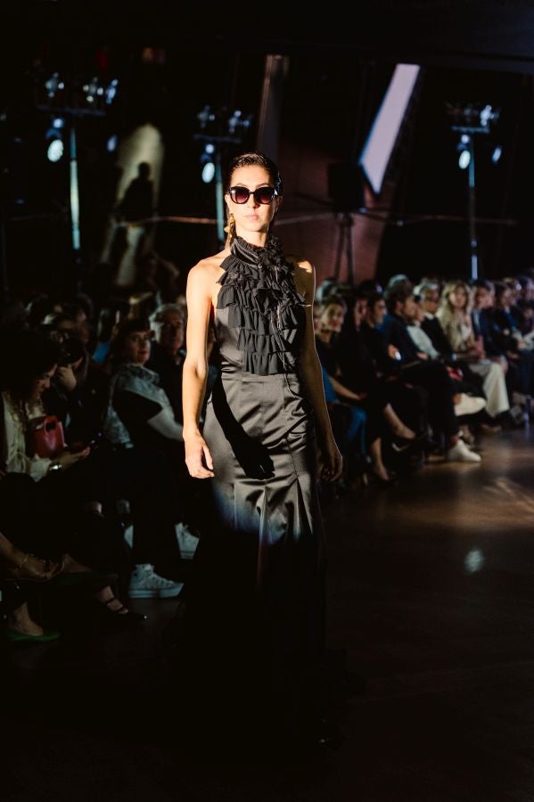 Simorra seduce en Balenciaga