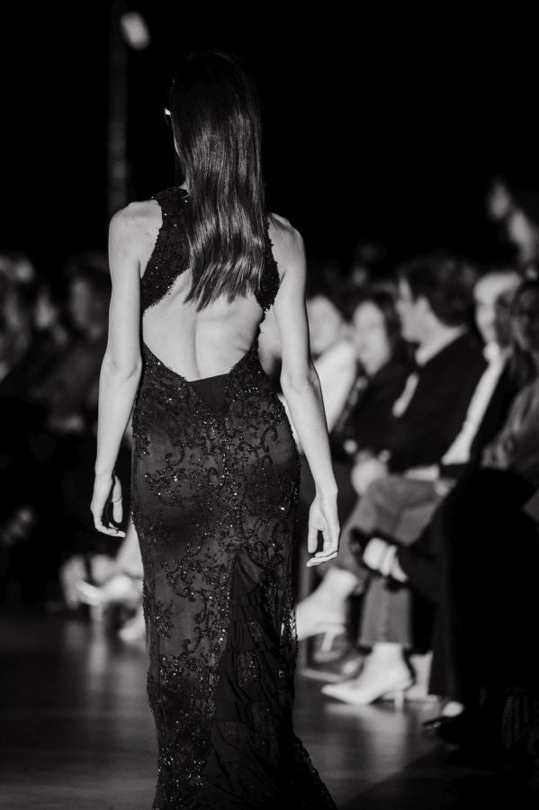 Simorra seduce en Balenciaga