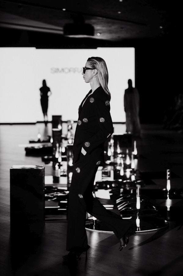 Simorra seduce en Balenciaga