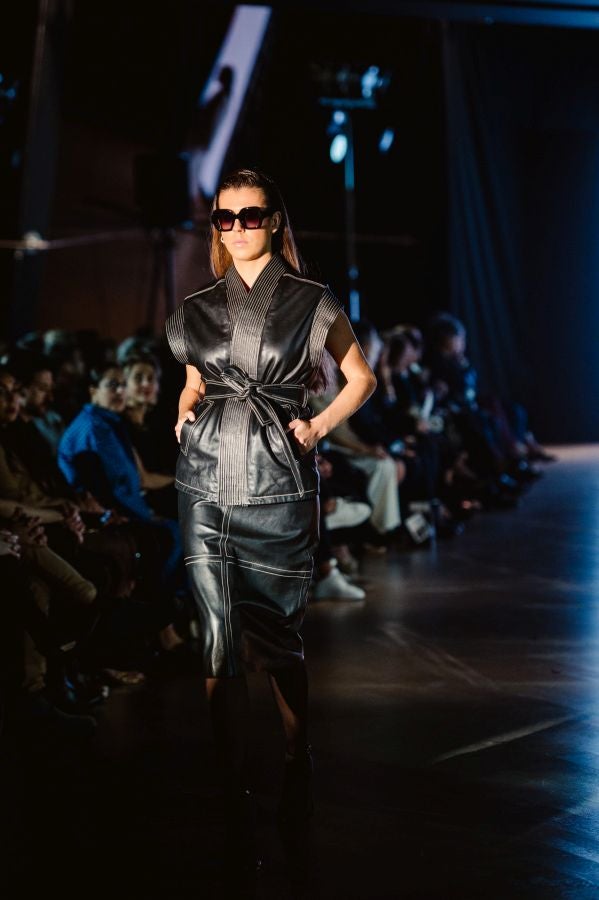 Simorra seduce en Balenciaga