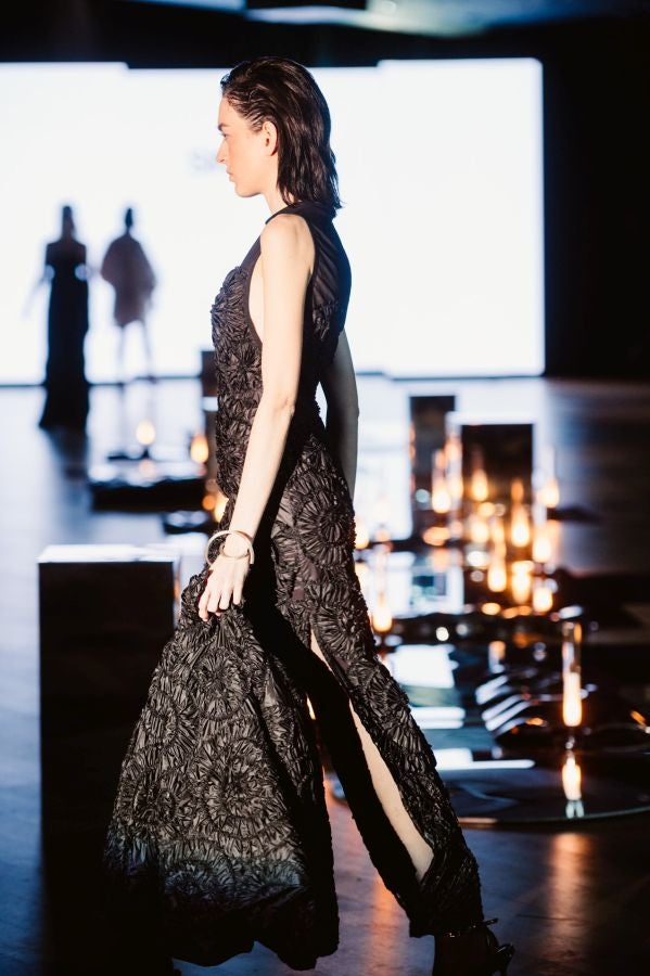 Simorra seduce en Balenciaga