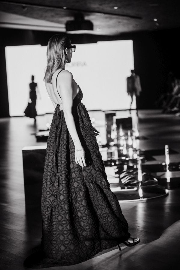 Simorra seduce en Balenciaga