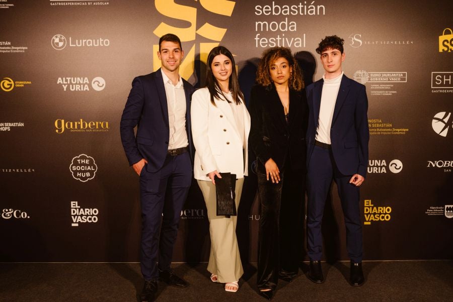 Photocall del desfile de SKFK en Balenciaga