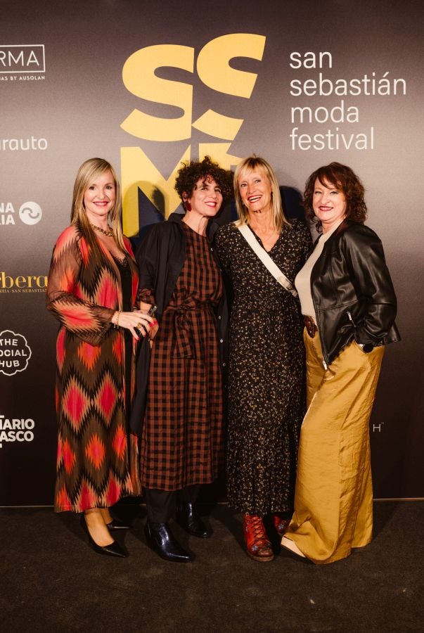 Photocall del desfile de SKFK en Balenciaga