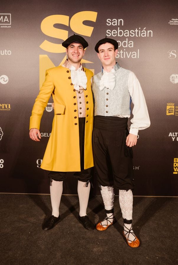 Photocall del desfile de SKFK en Balenciaga