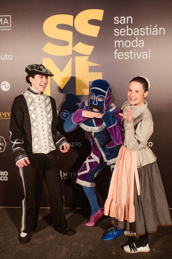 Photocall del desfile de SKFK en Balenciaga