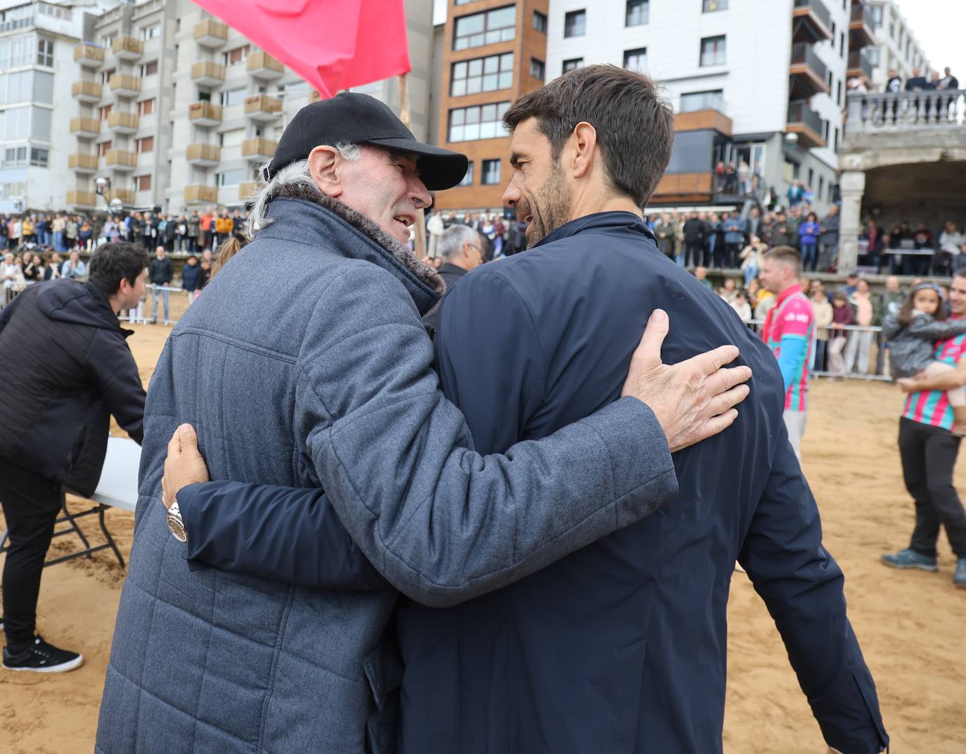 Gran ambiente en las finales del Campeonato de Fútbol Playero de Zarautz