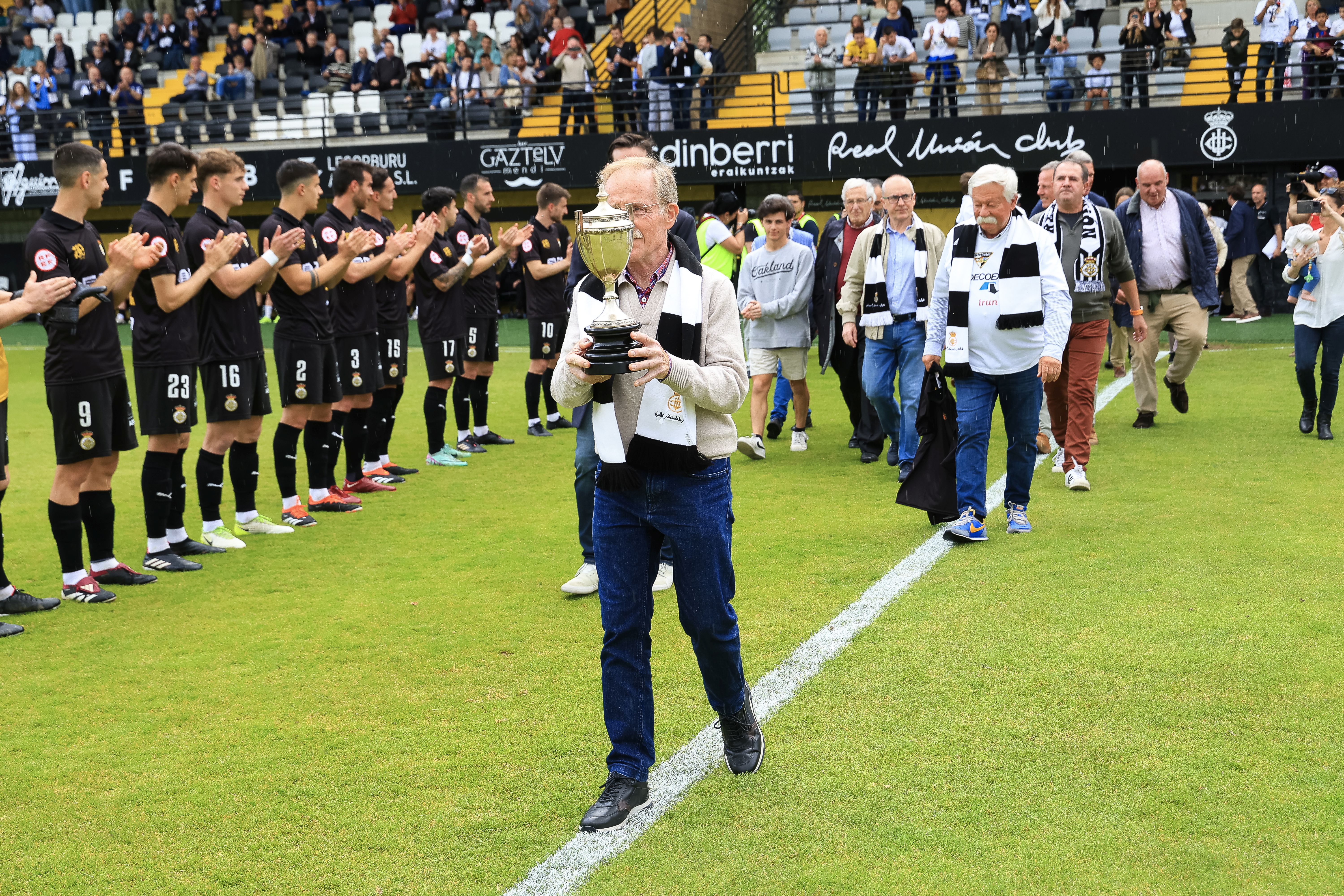 El Real Unión celebra el centenario de la Copa de 1924 con un empate