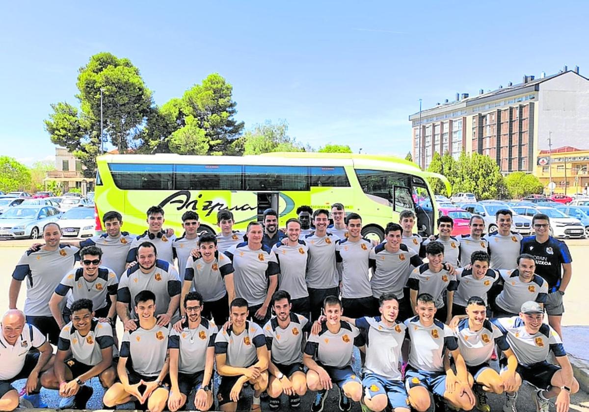 El equipo de la Real al completo, este sábado en Castellón.