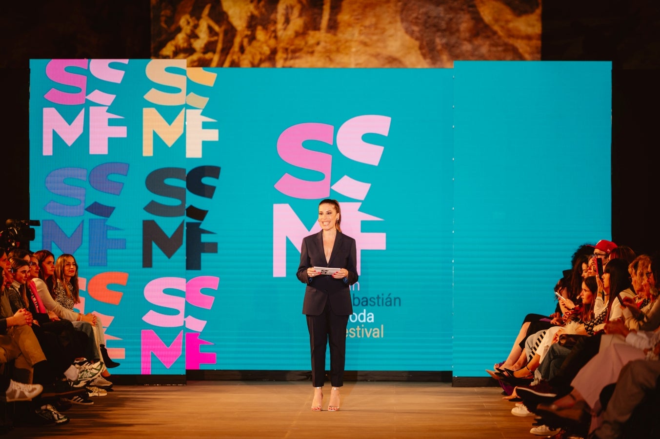 Elegancia sobre la pasarela de la mano de Sastrería Aldabaldetreku