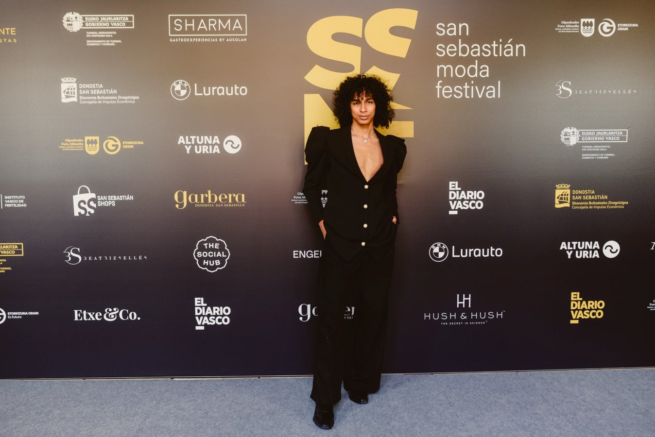 Elegancia sobre la pasarela de la mano de Sastrería Aldabaldetreku